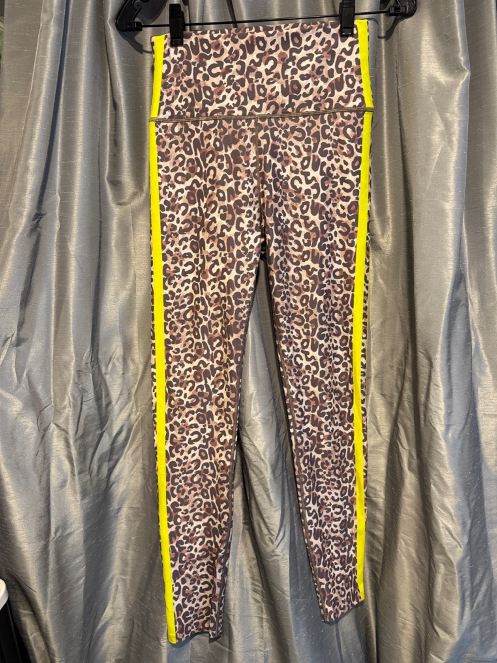WITH wear it to heart Leopard Print high waist Leggings Neon Side Stripe Sz M